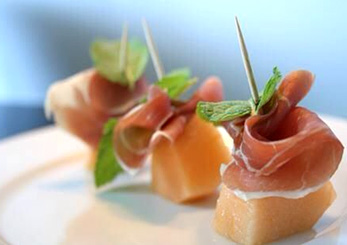 Parma ham with melon rolls